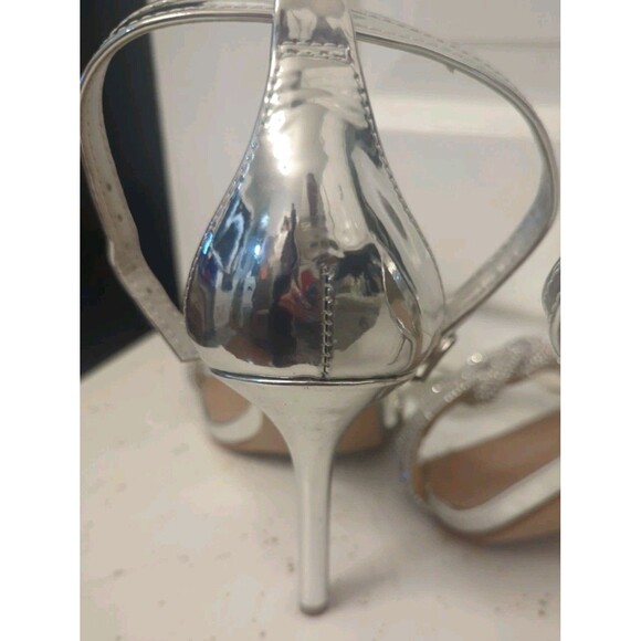 STEVE MADDEN Embellished Confetti Heels Metallic Silver SZ 7 1/2 - Picture 6 of 11